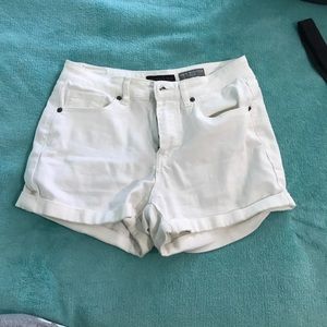 Aeropostale white jean shorts size 6